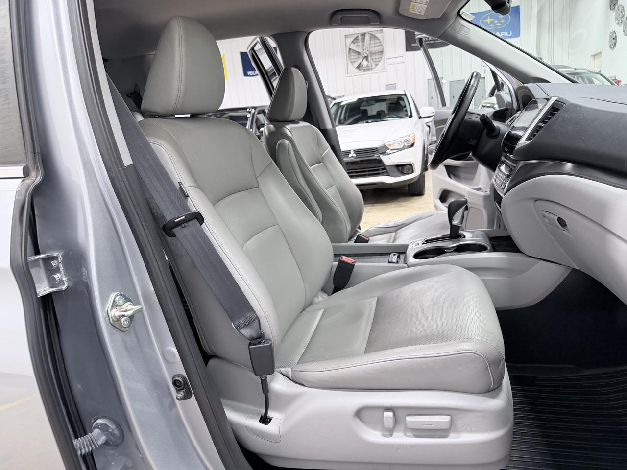 Honda Ridgeline RTL-T 4x4 Crew Cab 5.3' Bed 2017