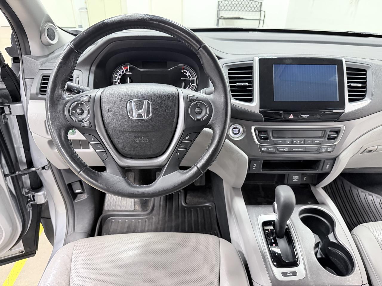 Honda Ridgeline RTL-T 4x4 Crew Cab 5.3' Bed 2017