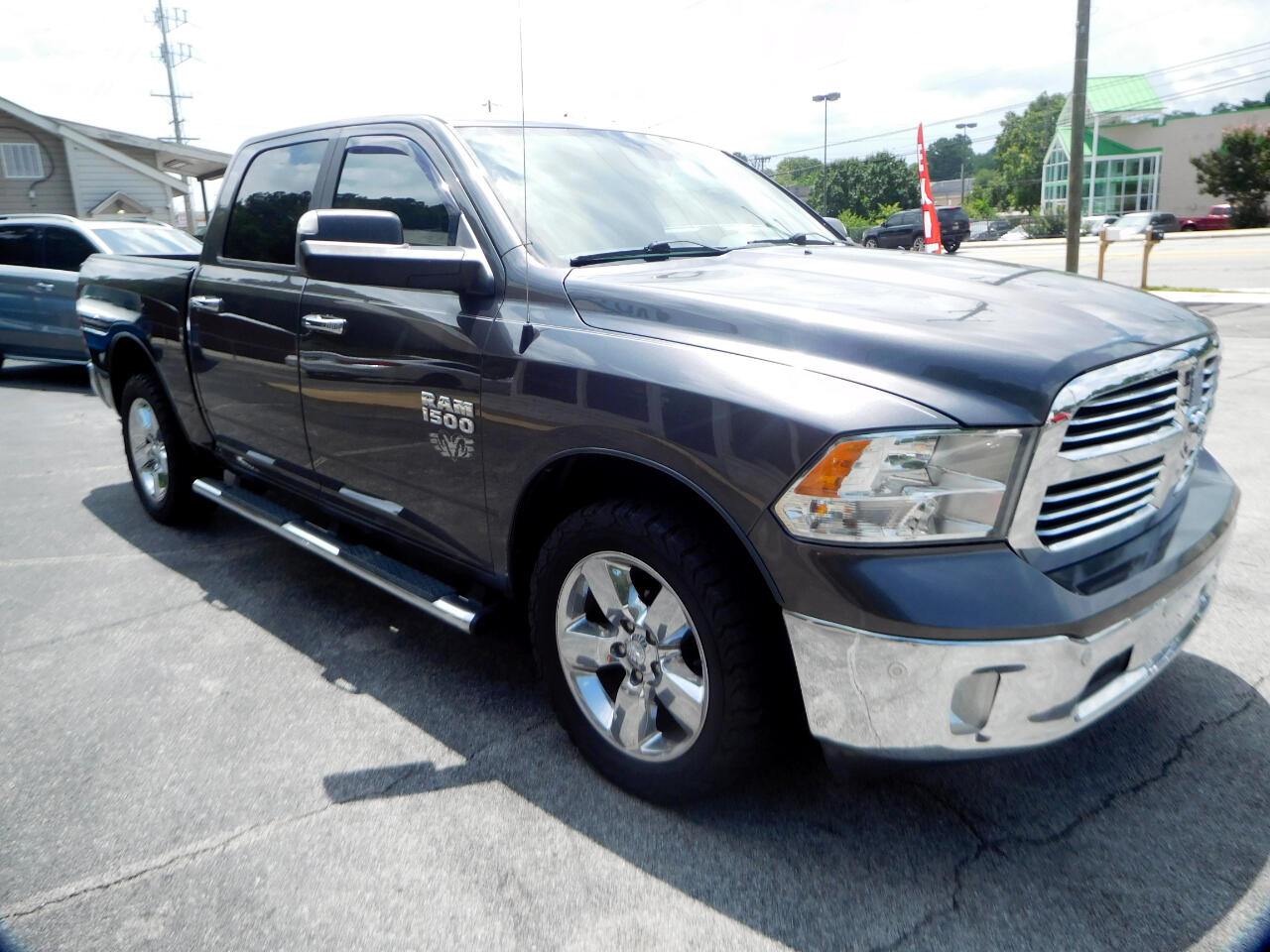 RAM 1500 SLT Crew Cab SWB 2WD 2017