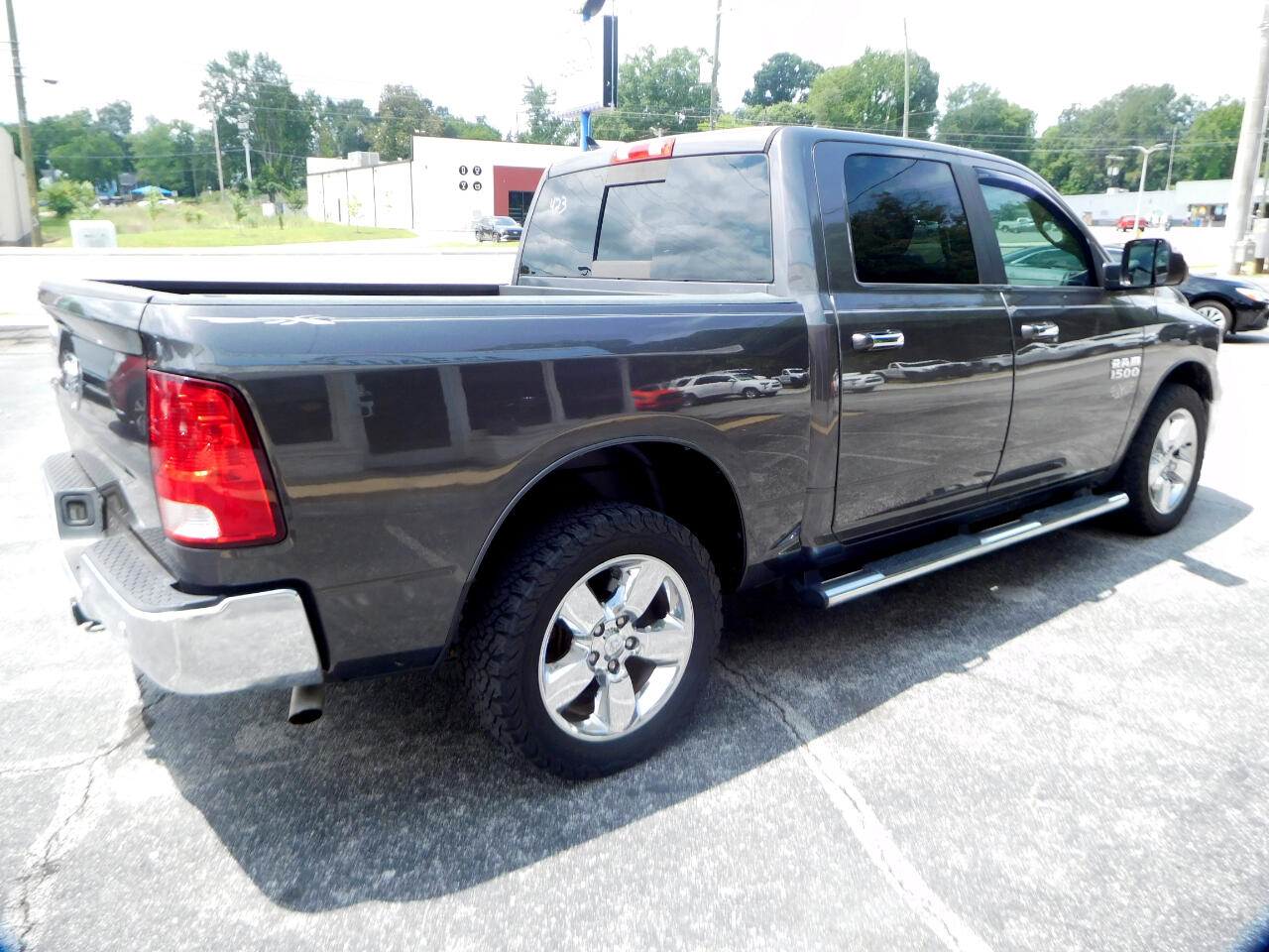RAM 1500 SLT Crew Cab SWB 2WD 2017