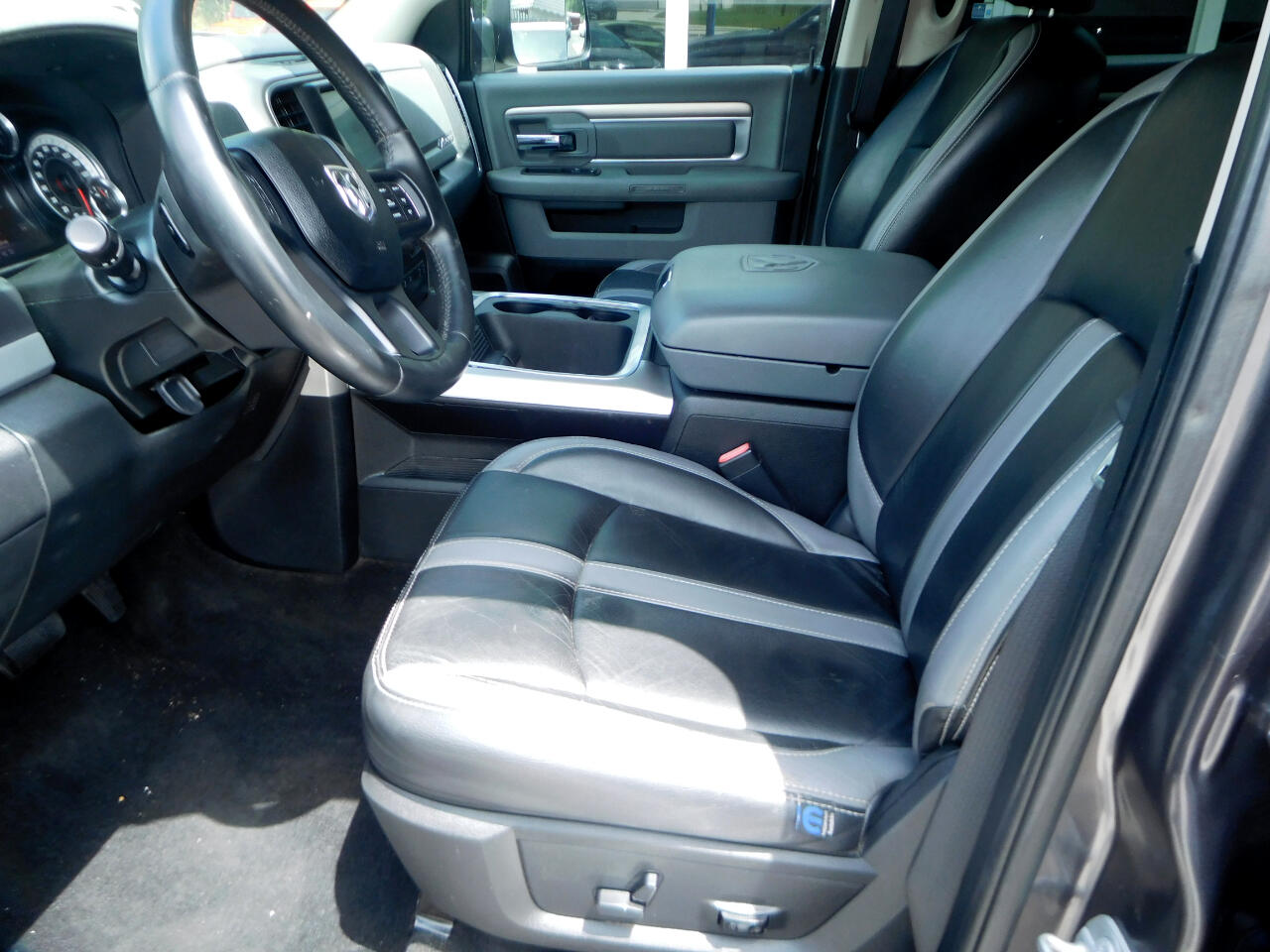 RAM 1500 SLT Crew Cab SWB 2WD 2017