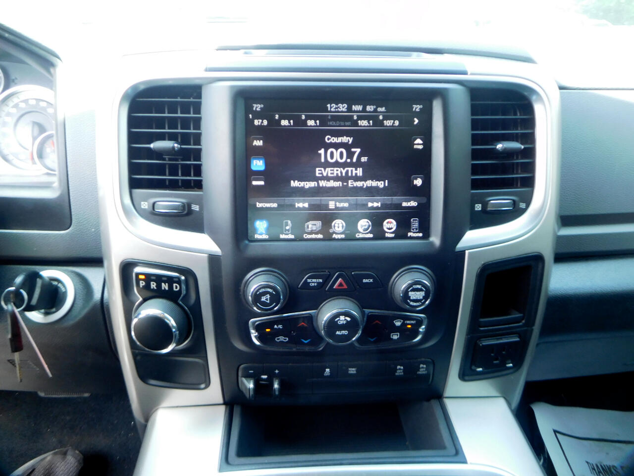 RAM 1500 SLT Crew Cab SWB 2WD 2017