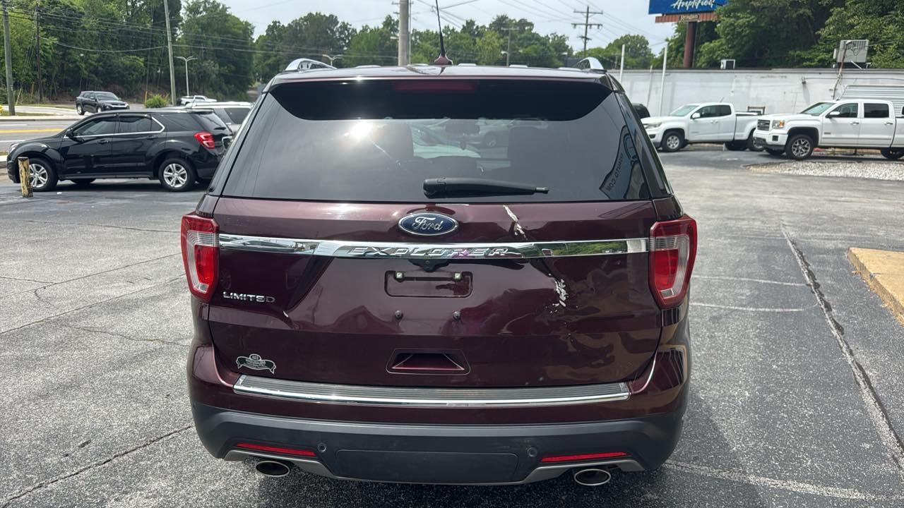 Ford Explorer photo 5