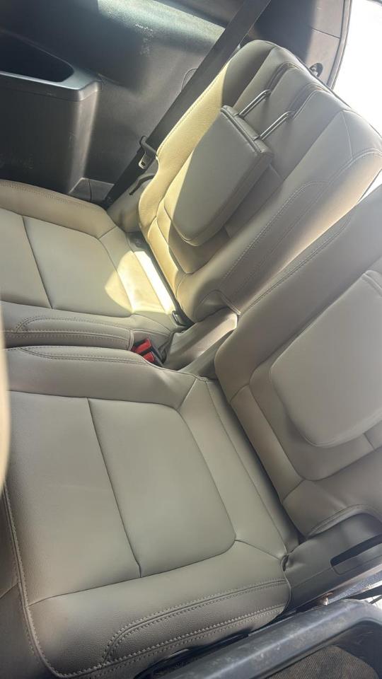 Ford Explorer photo 9