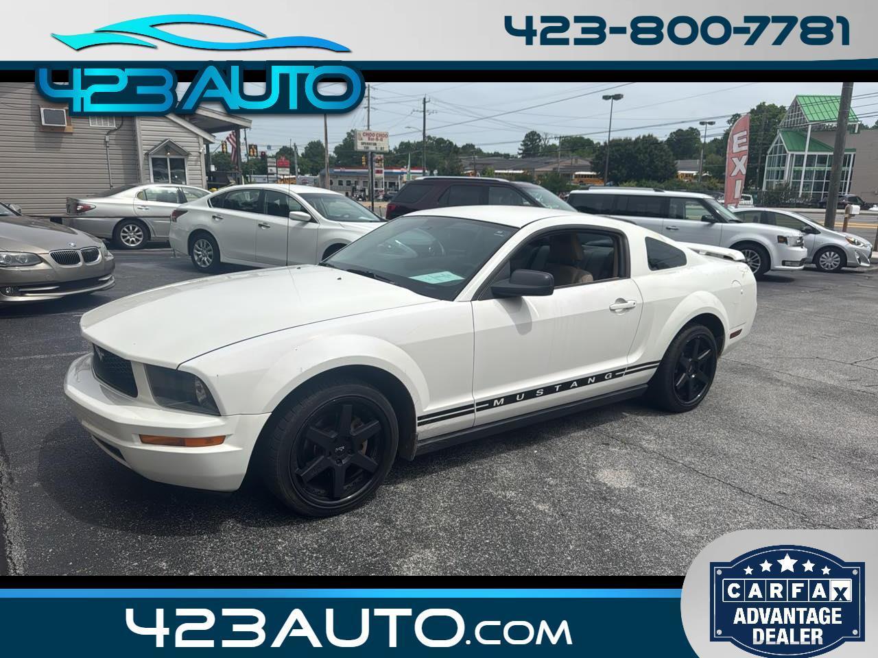 2005 Ford Mustang V6 Deluxe's photo