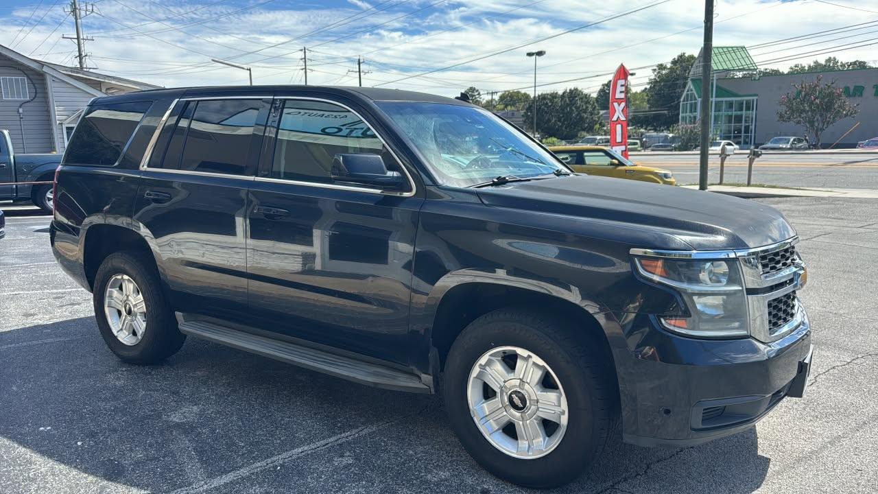 Chevrolet Tahoe photo 2