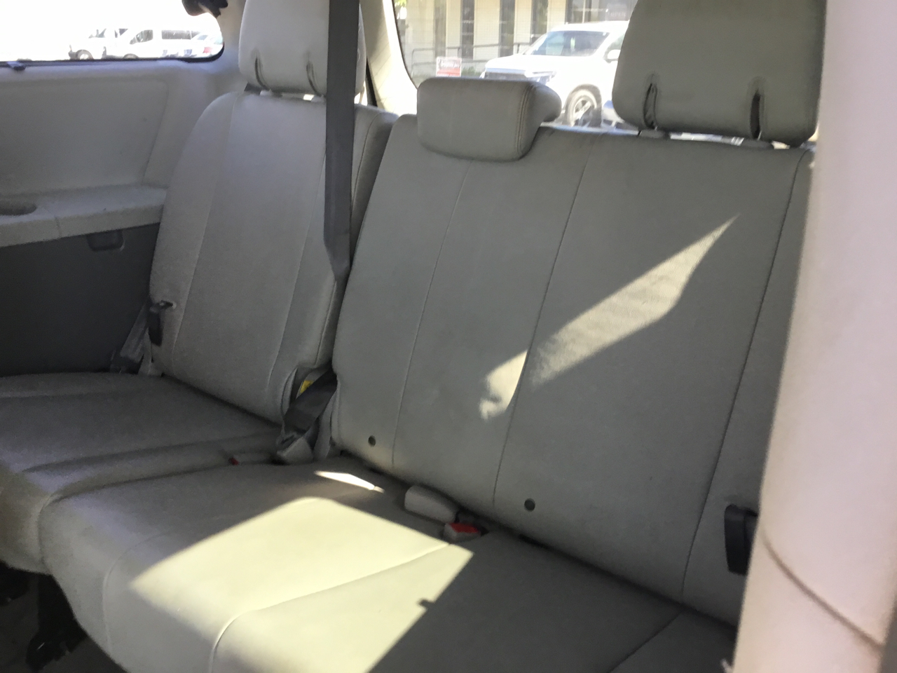 2011 Toyota Sienna XLE photo 20
