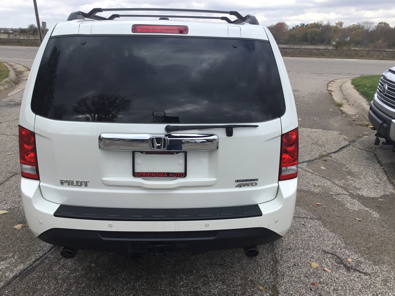 Honda Pilot Touring 4WD 5-Spd AT with DVD 2015