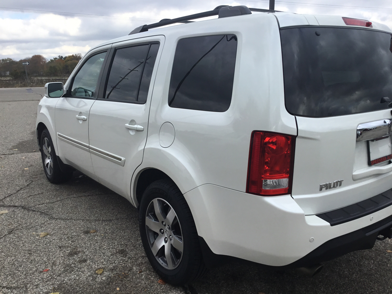 Honda Pilot Touring 4WD 5-Spd AT with DVD 2015