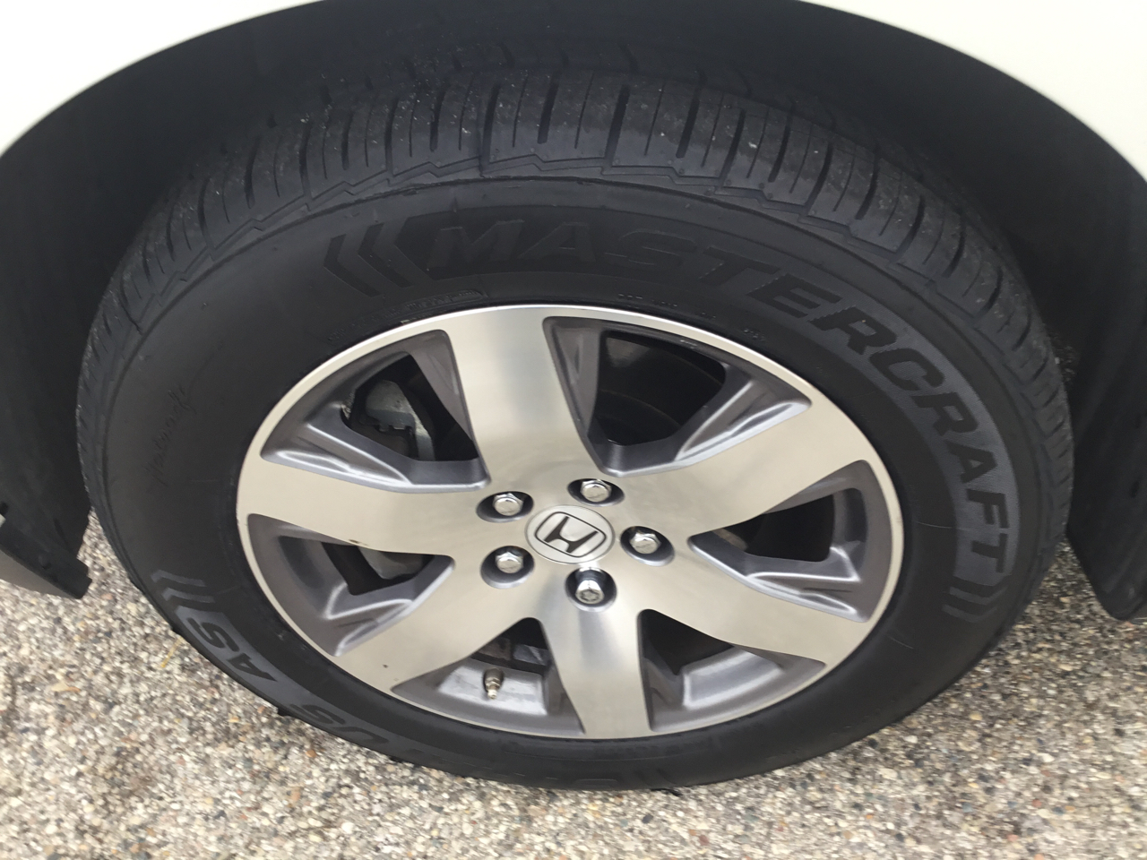 Honda Pilot Touring 4WD 5-Spd AT with DVD 2015