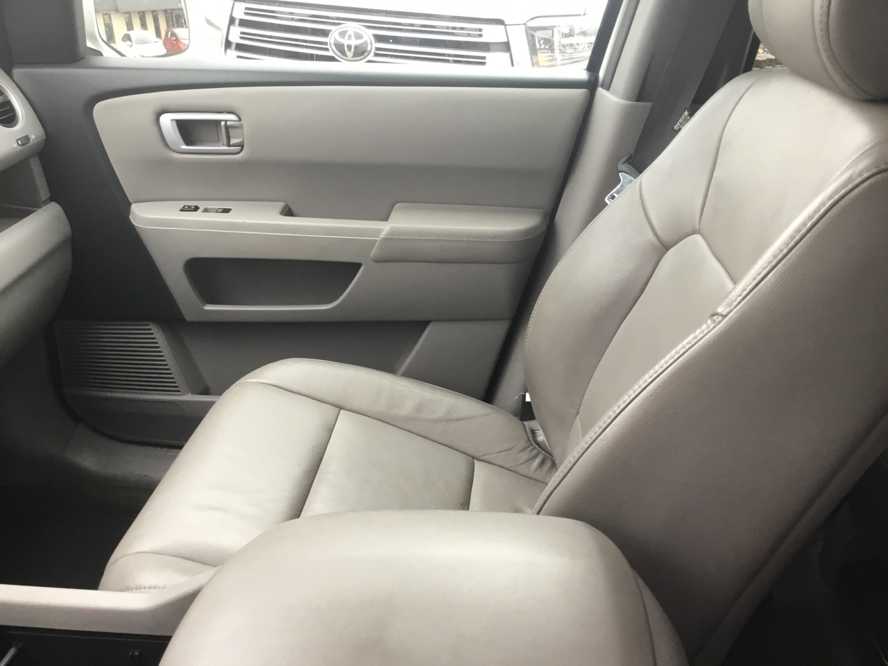 Honda Pilot Touring 4WD 5-Spd AT with DVD 2015