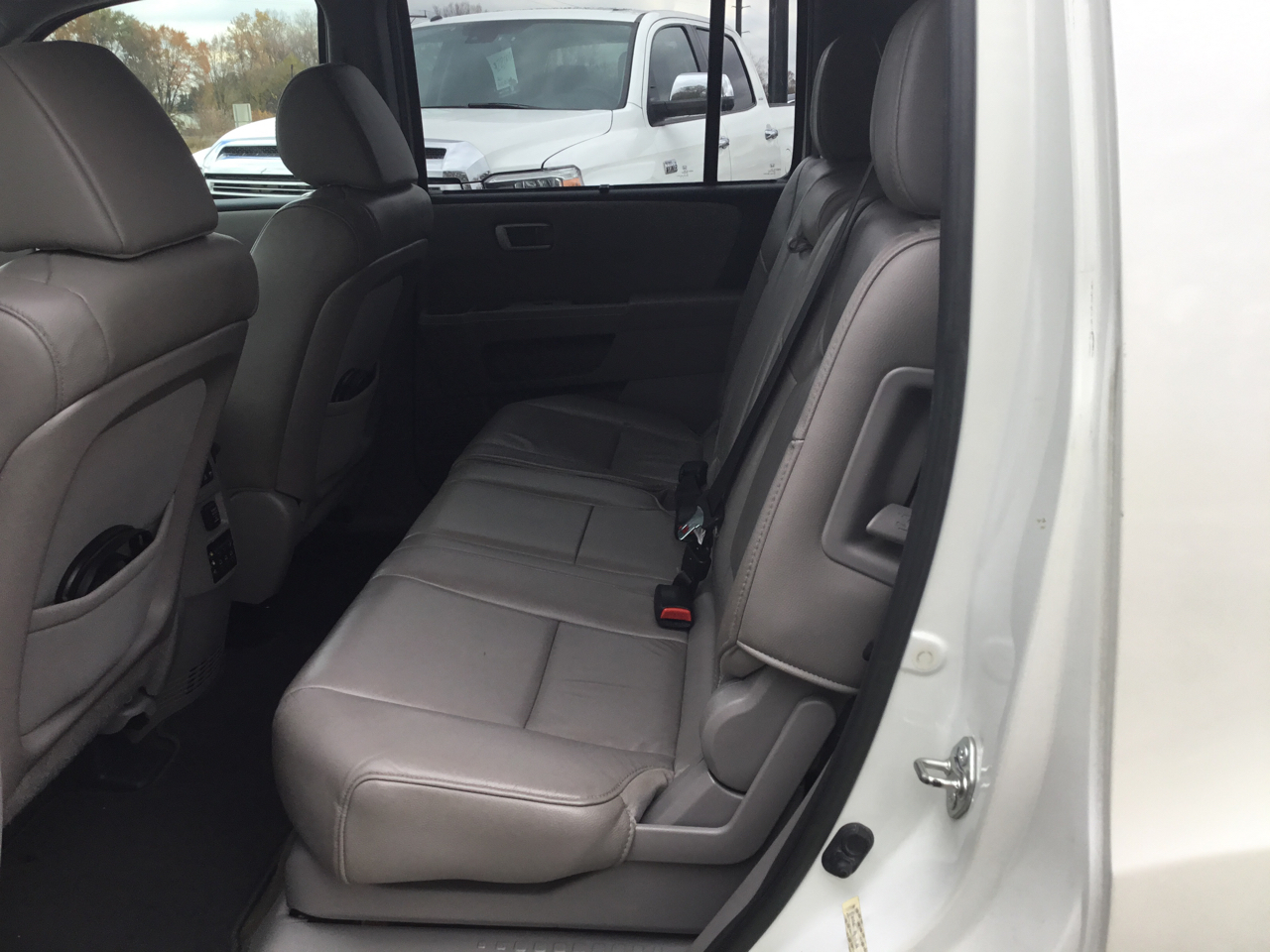 Honda Pilot Touring 4WD 5-Spd AT with DVD 2015