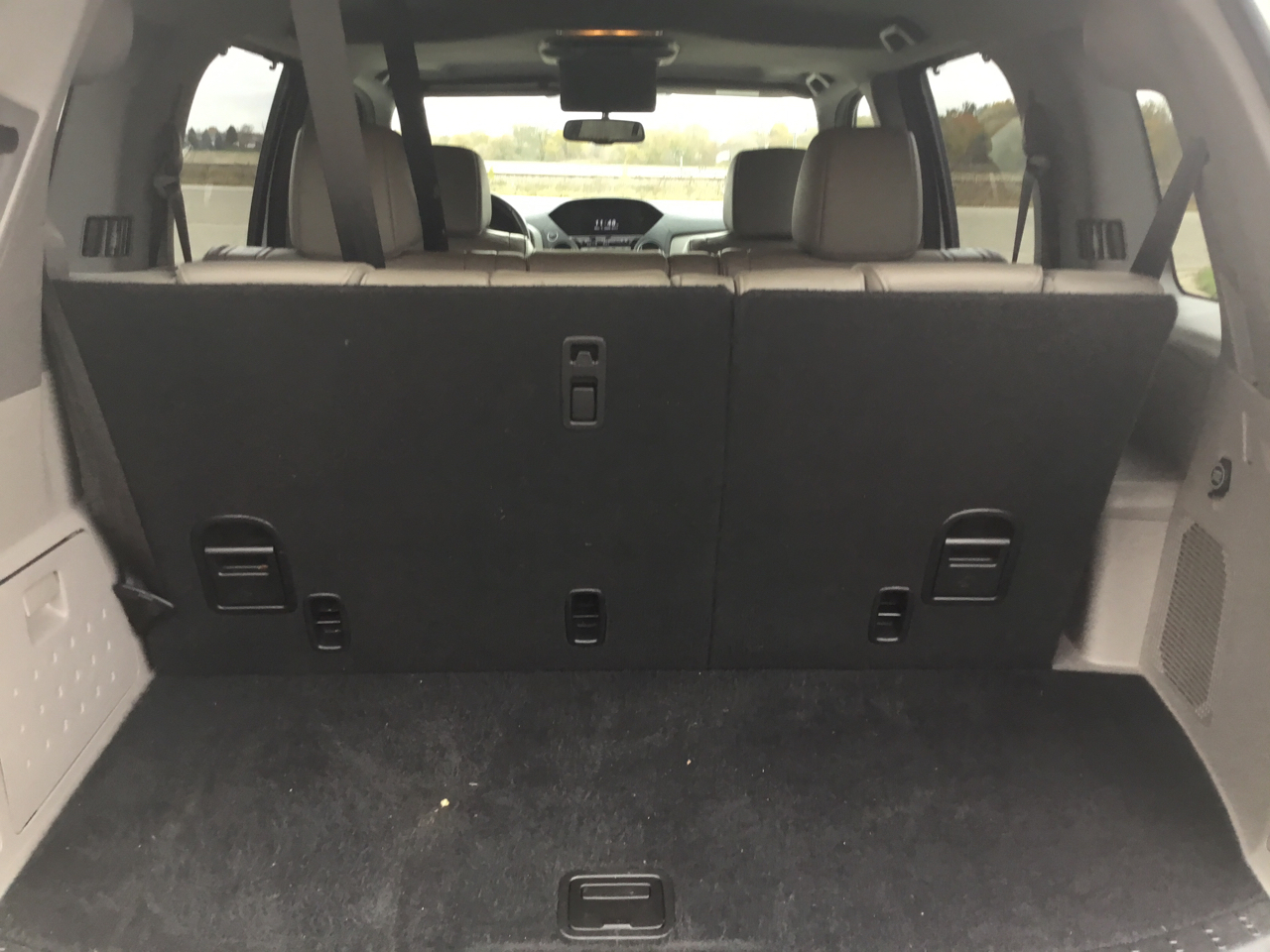 Honda Pilot Touring 4WD 5-Spd AT with DVD 2015