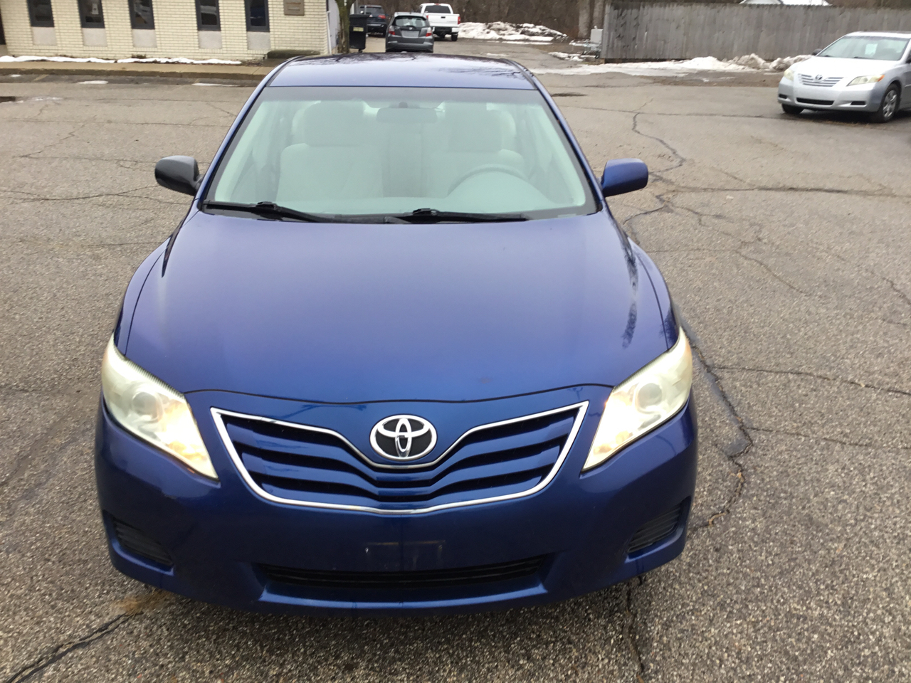 Toyota Camry Base 6-Spd AT 2011