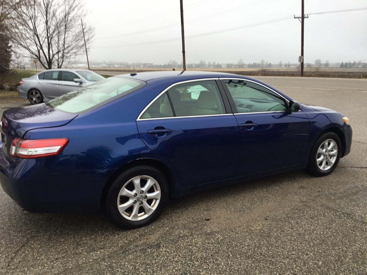 Toyota Camry Base 6-Spd AT 2011