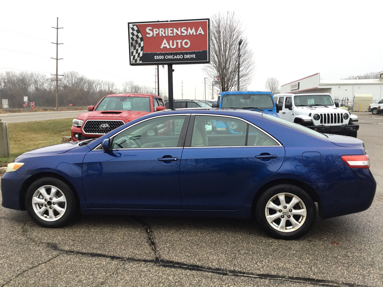 Toyota Camry Base 6-Spd AT 2011