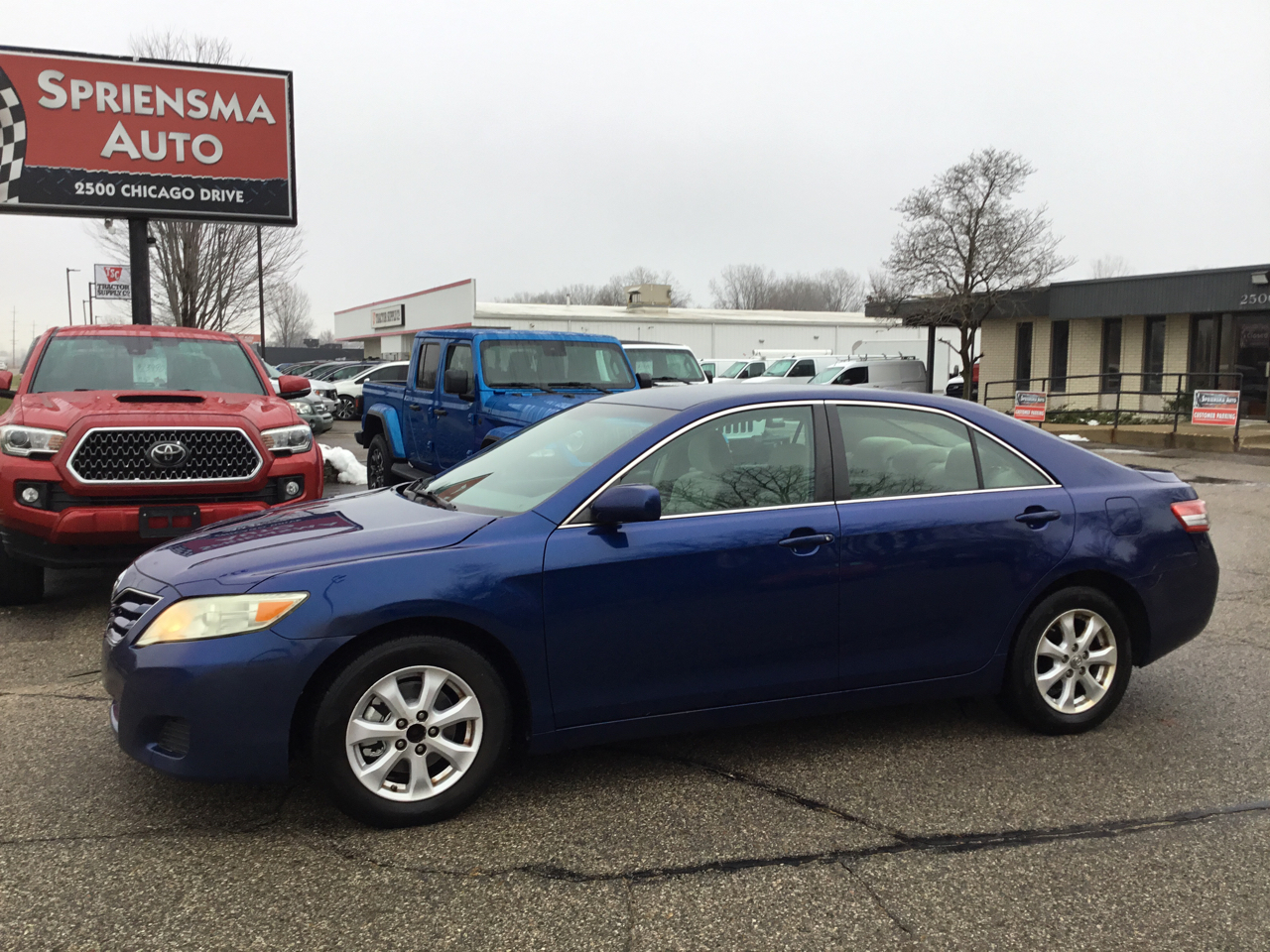 Toyota Camry Base 6-Spd AT 2011