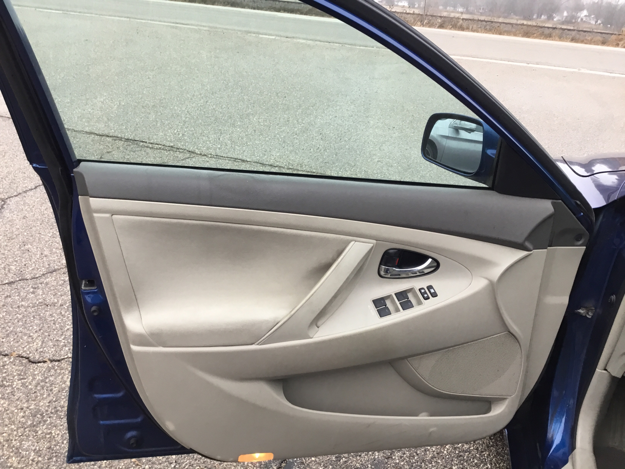 Toyota Camry Base 6-Spd AT 2011