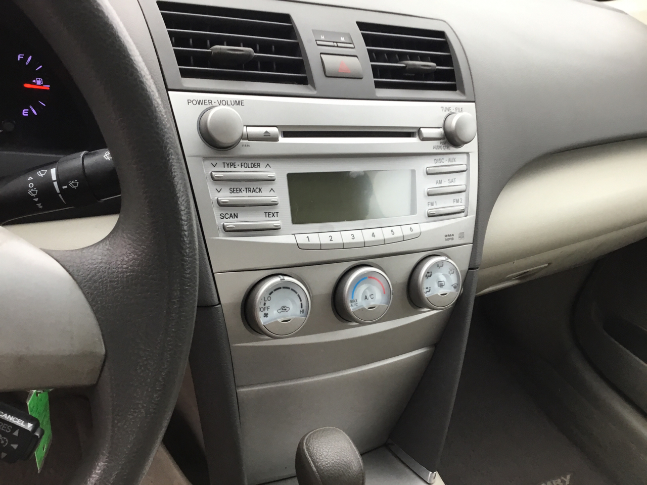 Toyota Camry Base 6-Spd AT 2011