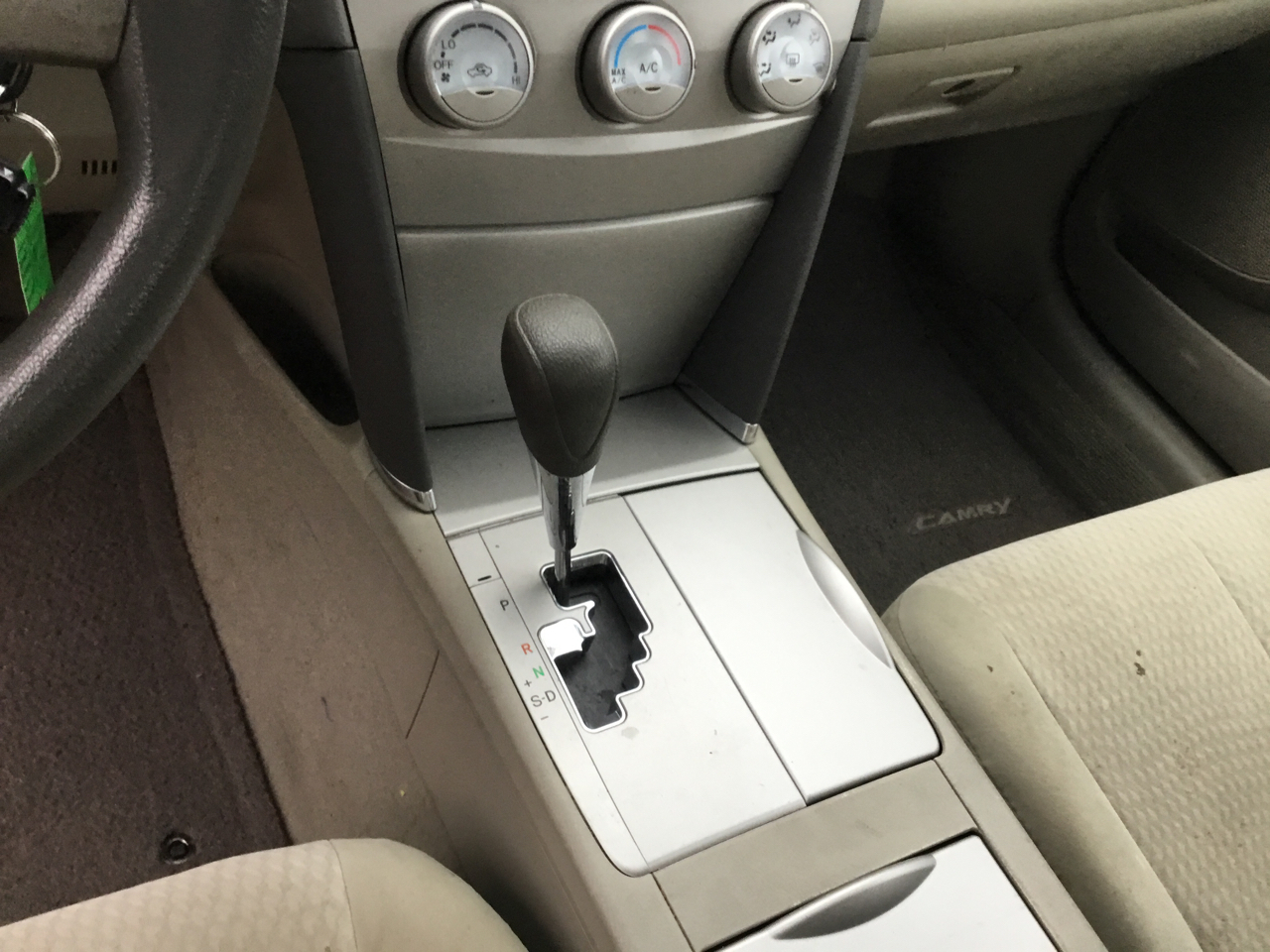 Toyota Camry Base 6-Spd AT 2011