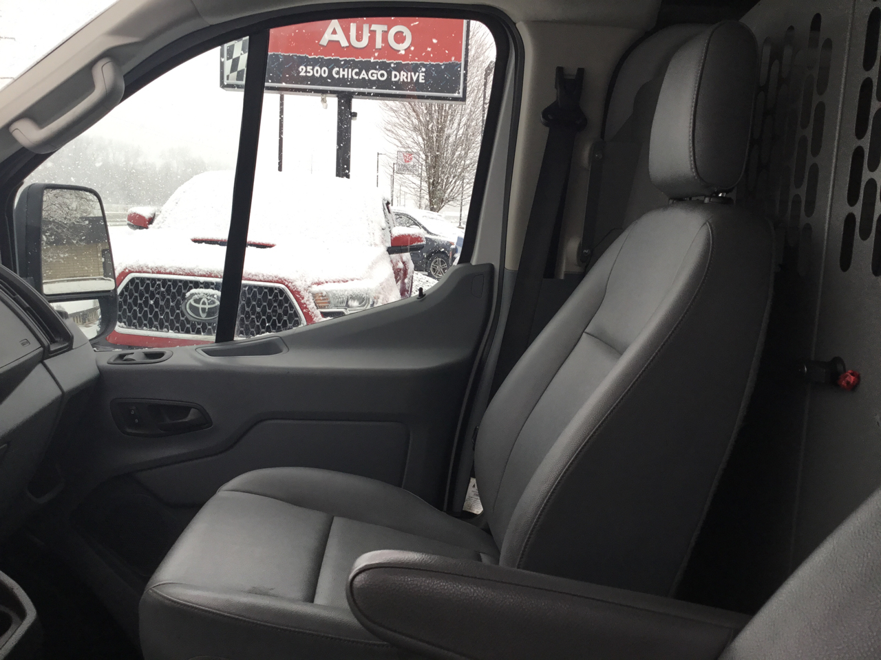 Ford Transit 150 Van Low Roof 60/40 Pass. 130-in. WB 2019