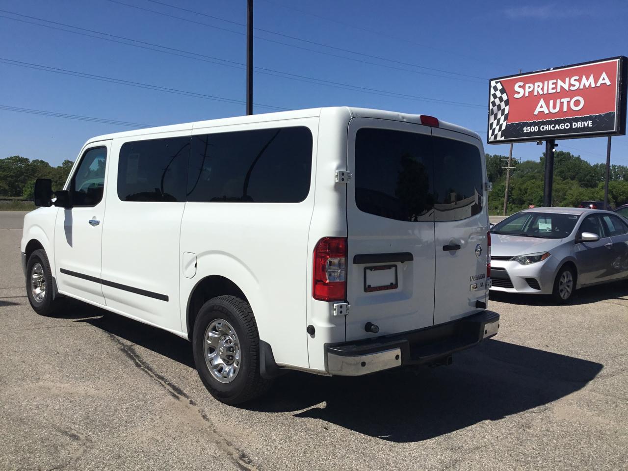 Nissan NV Passenger 3500 V8 SL 2016
