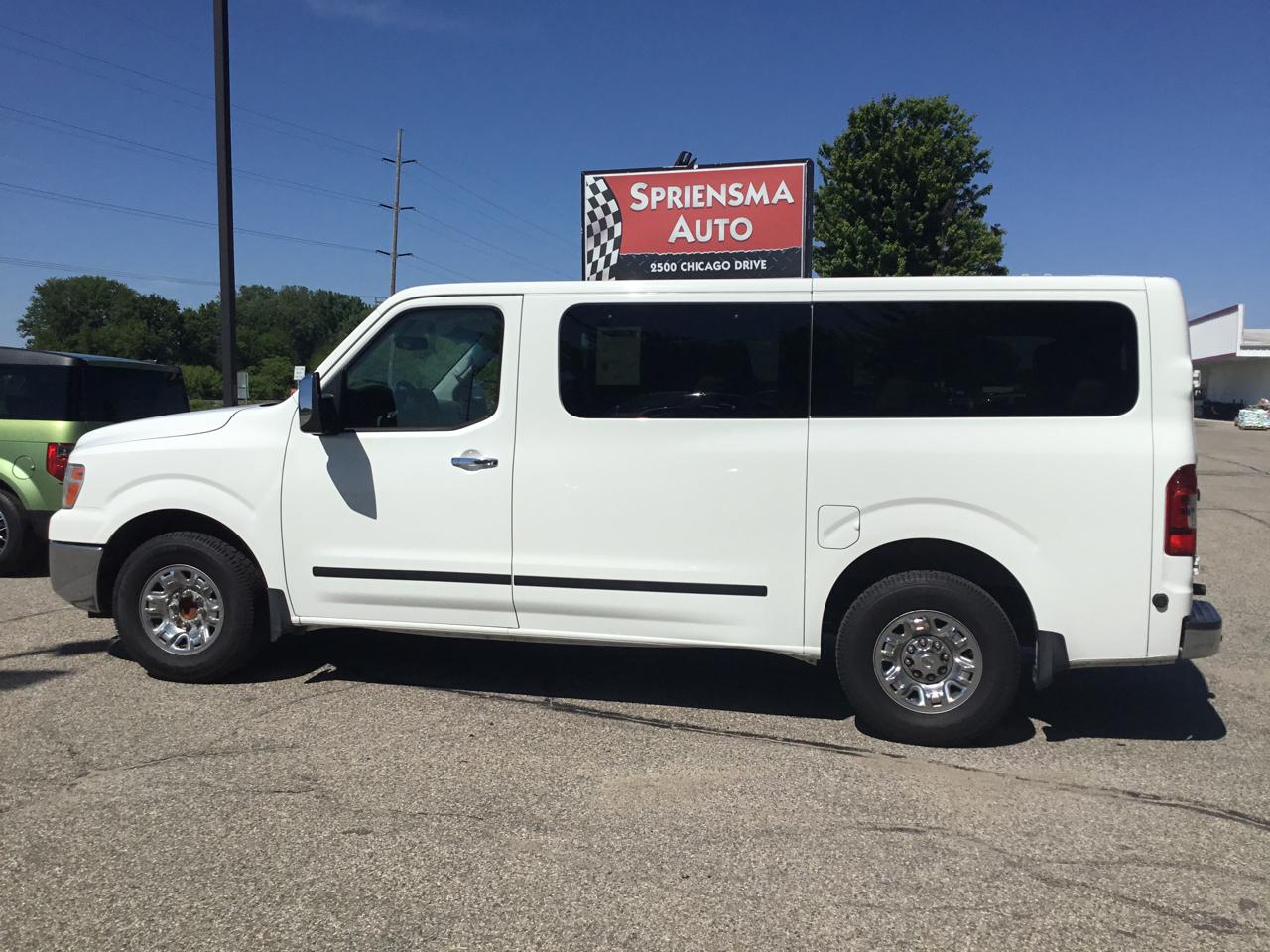 Nissan NV Passenger 3500 V8 SL 2016