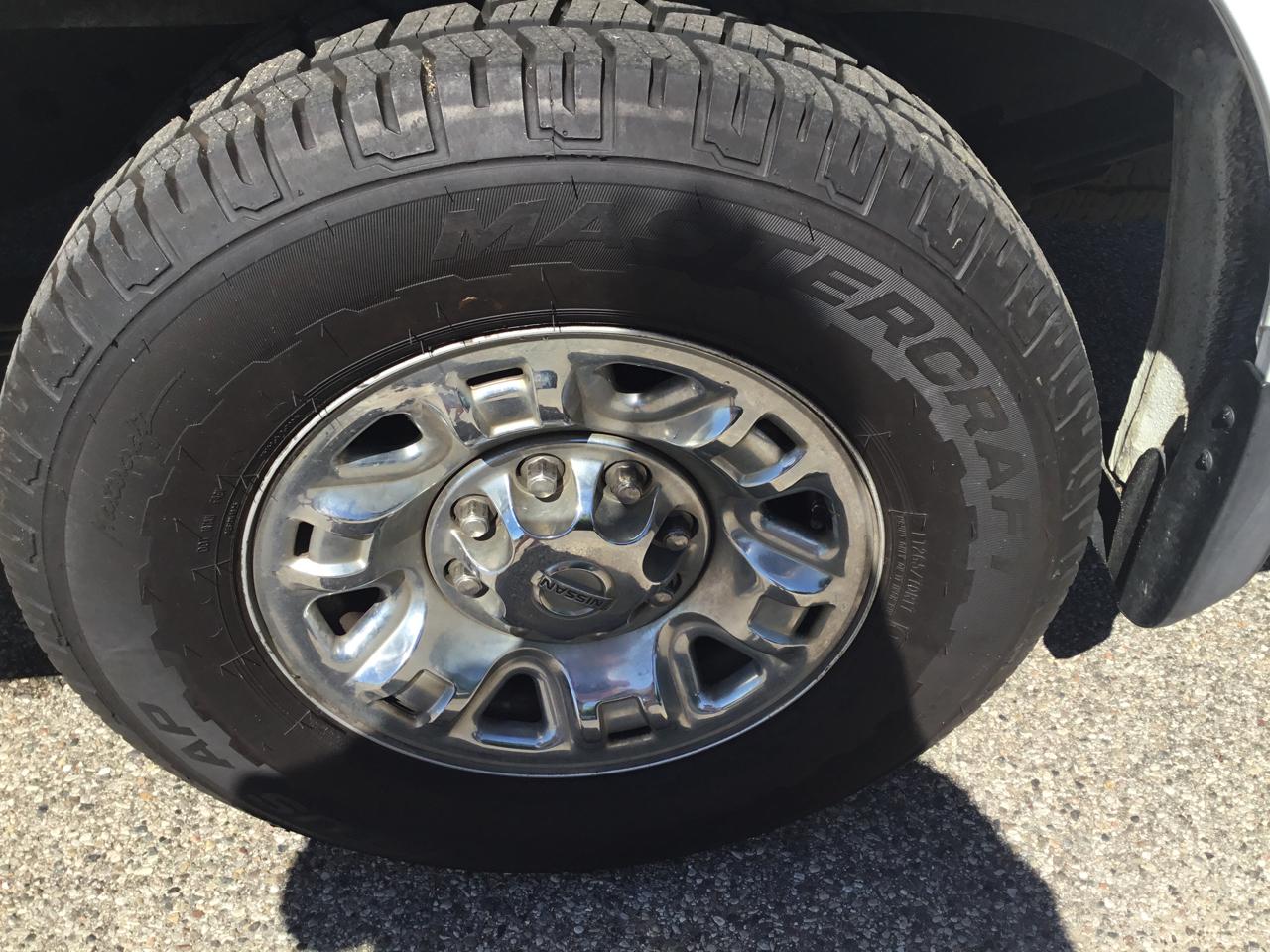 Nissan NV Passenger 3500 V8 SL 2016