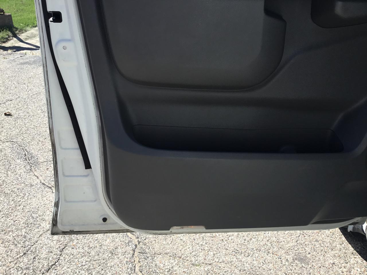 Nissan NV Passenger 3500 V8 SL 2016
