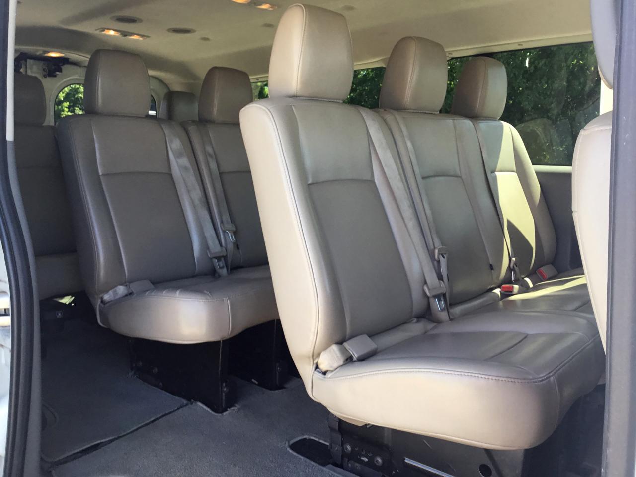 Nissan NV Passenger 3500 V8 SL 2016