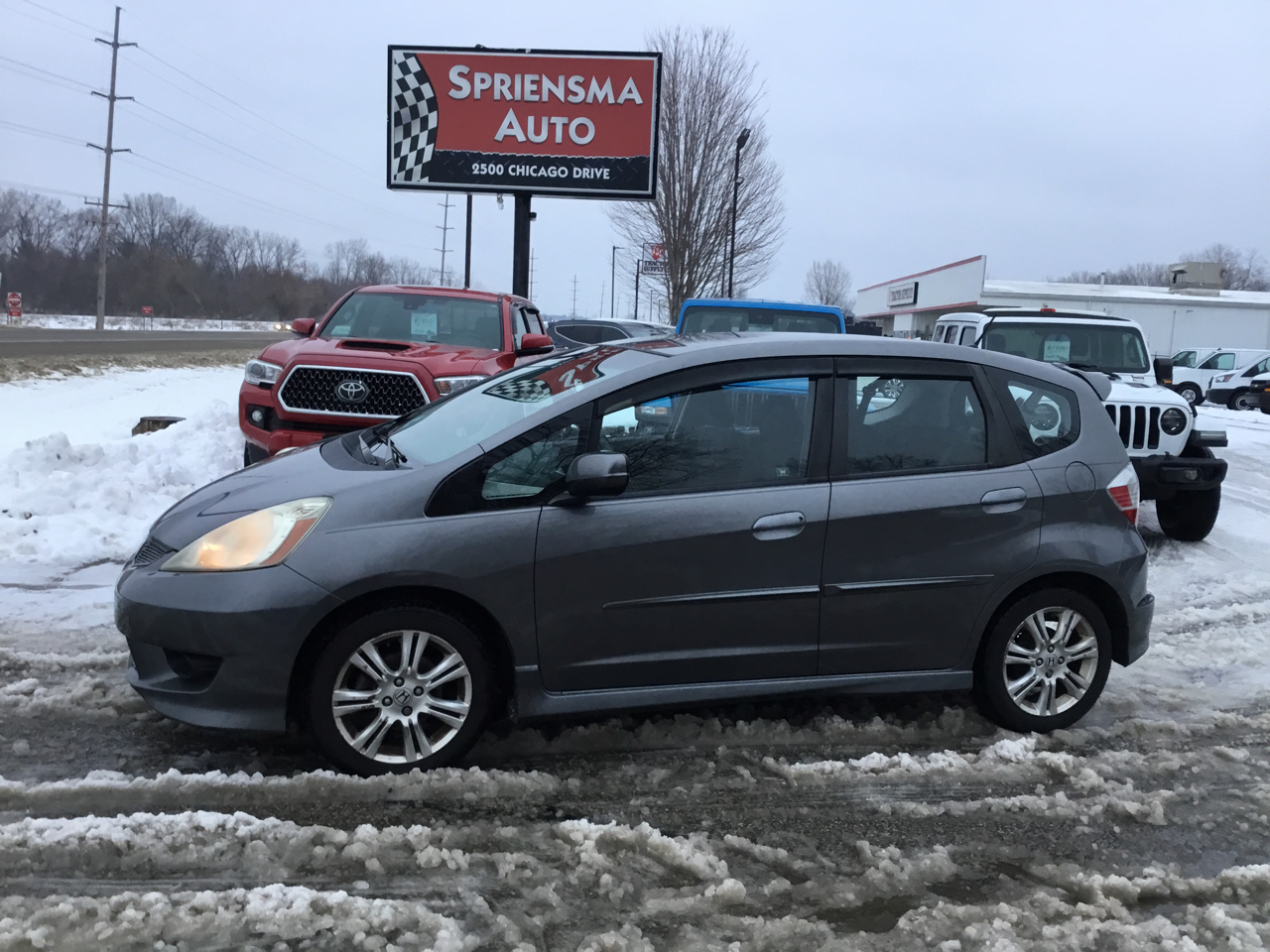 Honda Fit Sport 5-Speed MT 2011