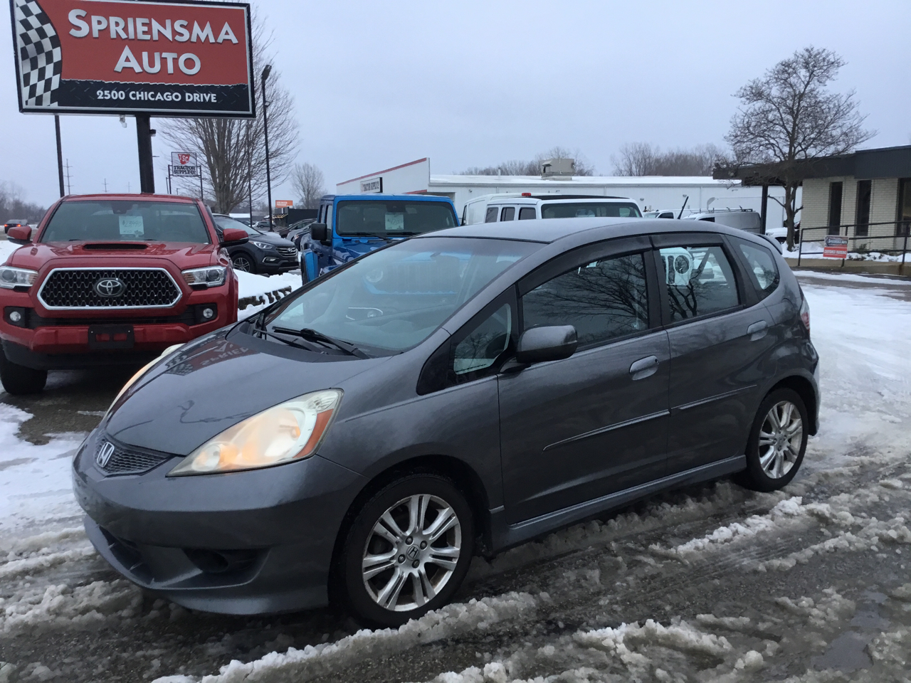 Honda Fit Sport 5-Speed MT 2011