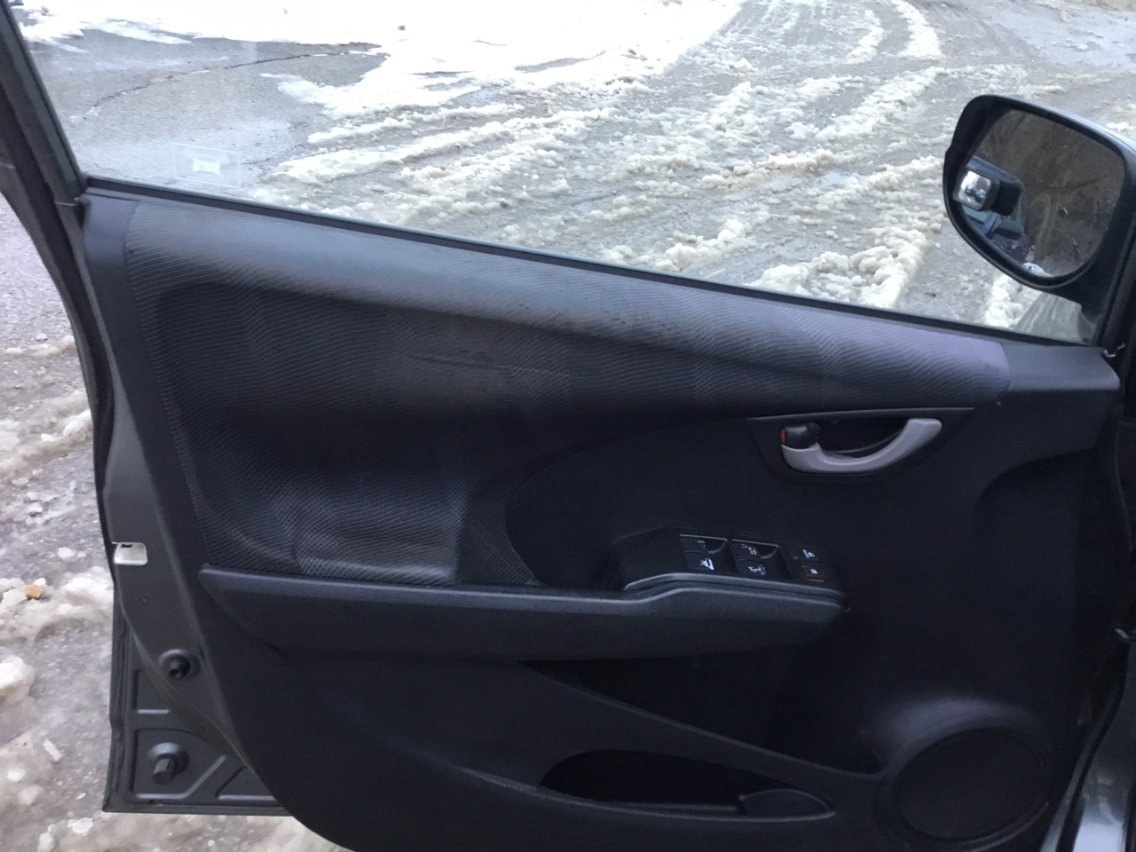 Honda Fit Sport 5-Speed MT 2011