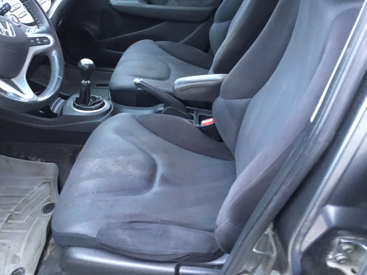 Honda Fit Sport 5-Speed MT 2011