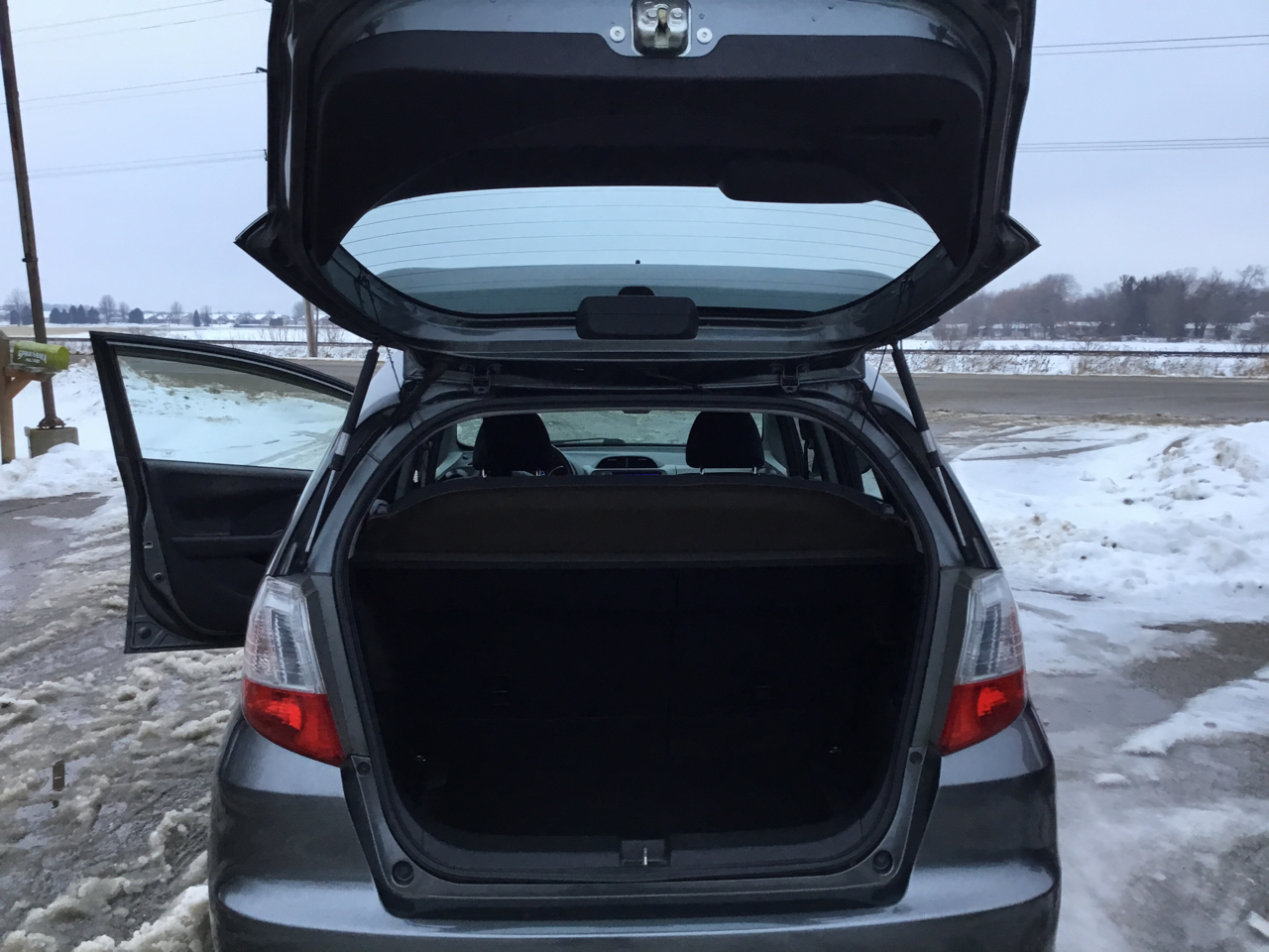 Honda Fit Sport 5-Speed MT 2011