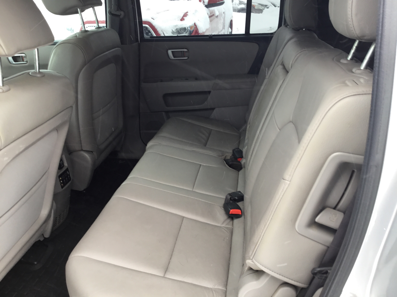 Honda Pilot Touring 4WD 5-Spd AT with DVD 2013