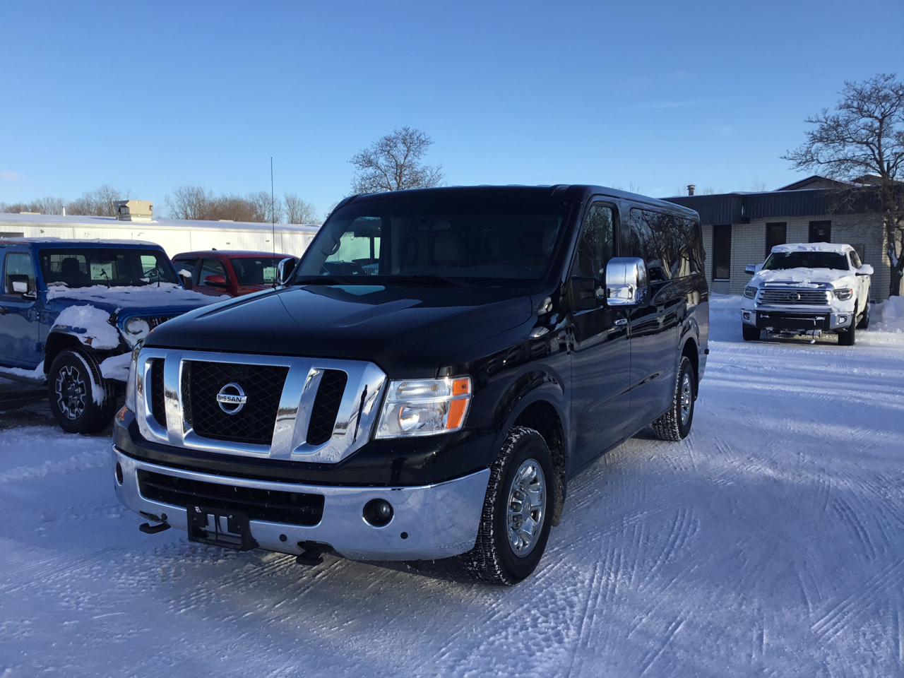 Nissan NV Passenger 3500 SL V8 2018