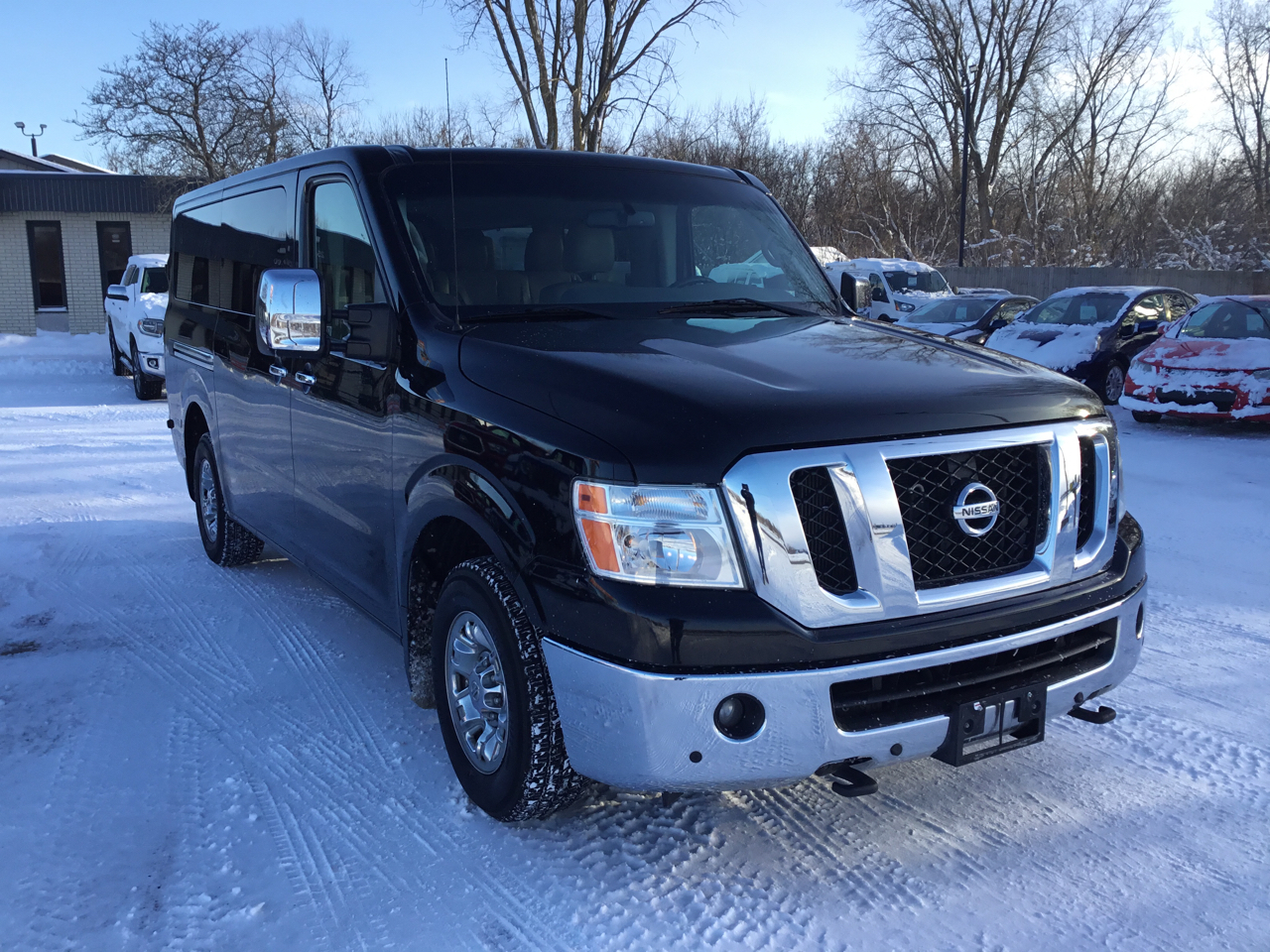Nissan NV Passenger 3500 SL V8 2018