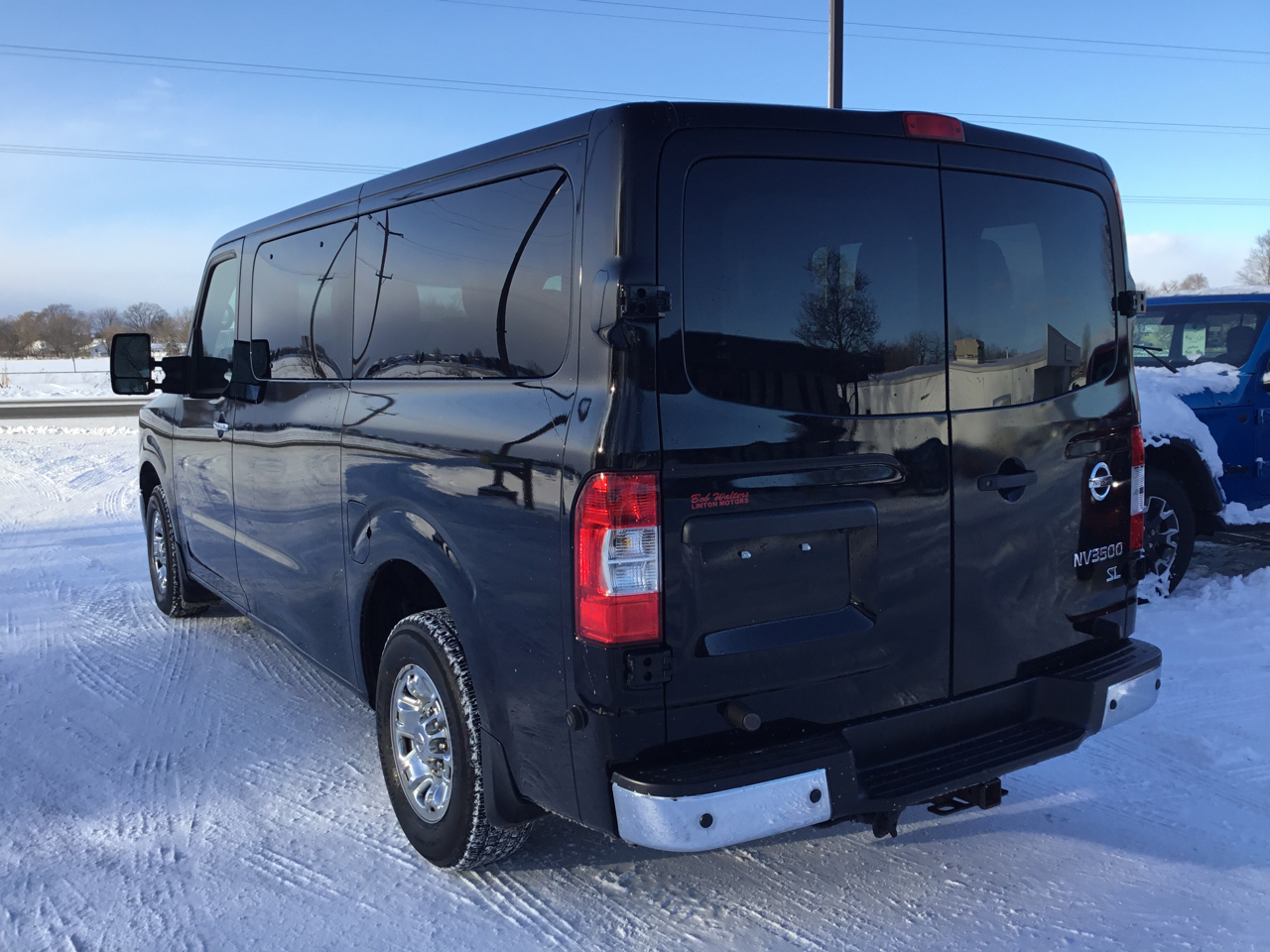 Nissan NV Passenger 3500 SL V8 2018