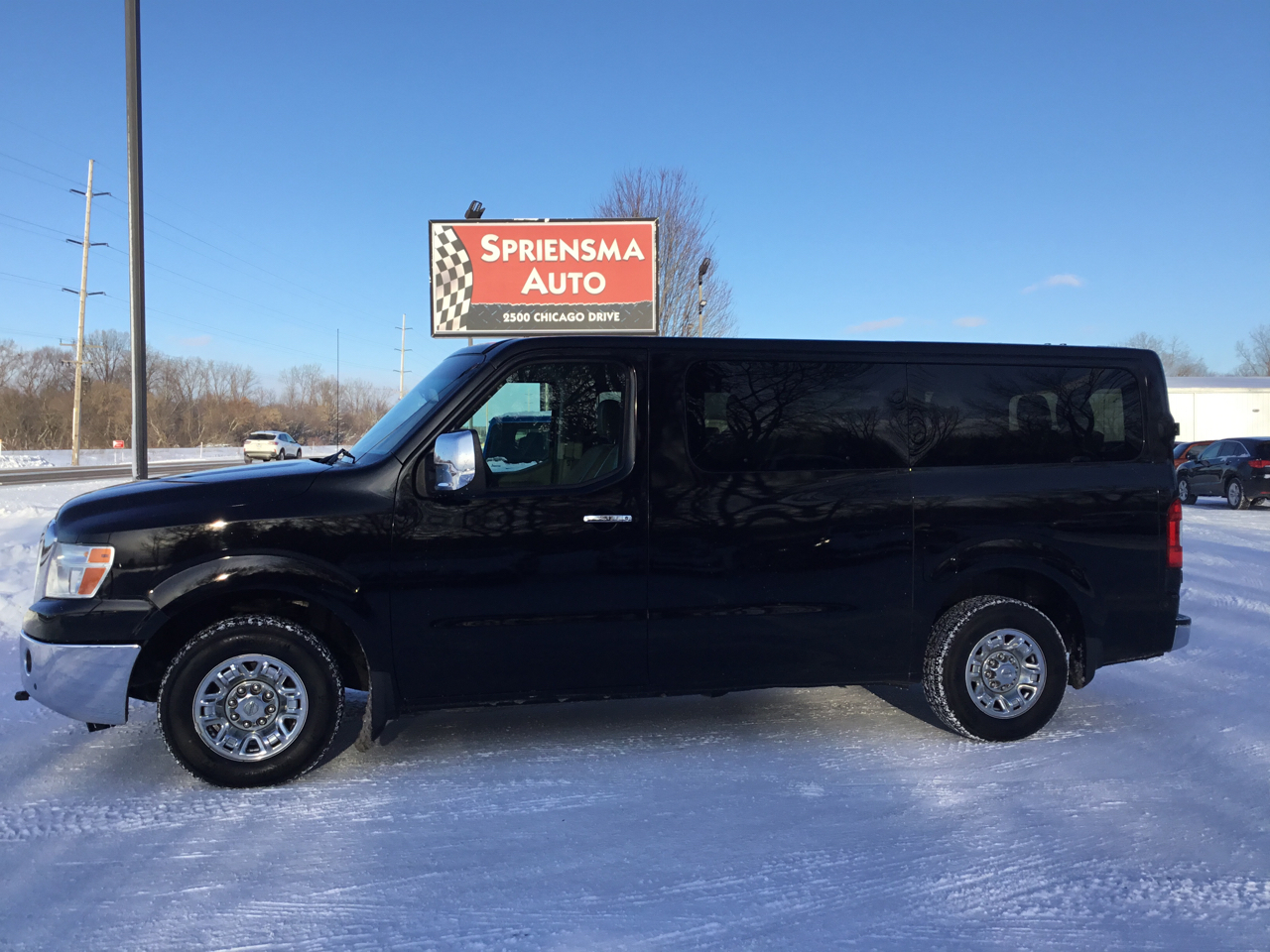 Nissan NV Passenger 3500 SL V8 2018