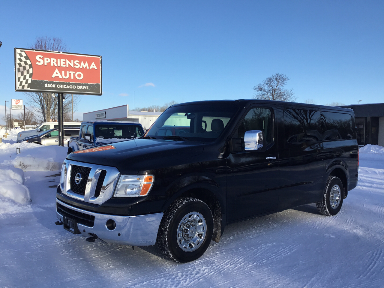 Nissan NV Passenger 3500 SL V8 2018