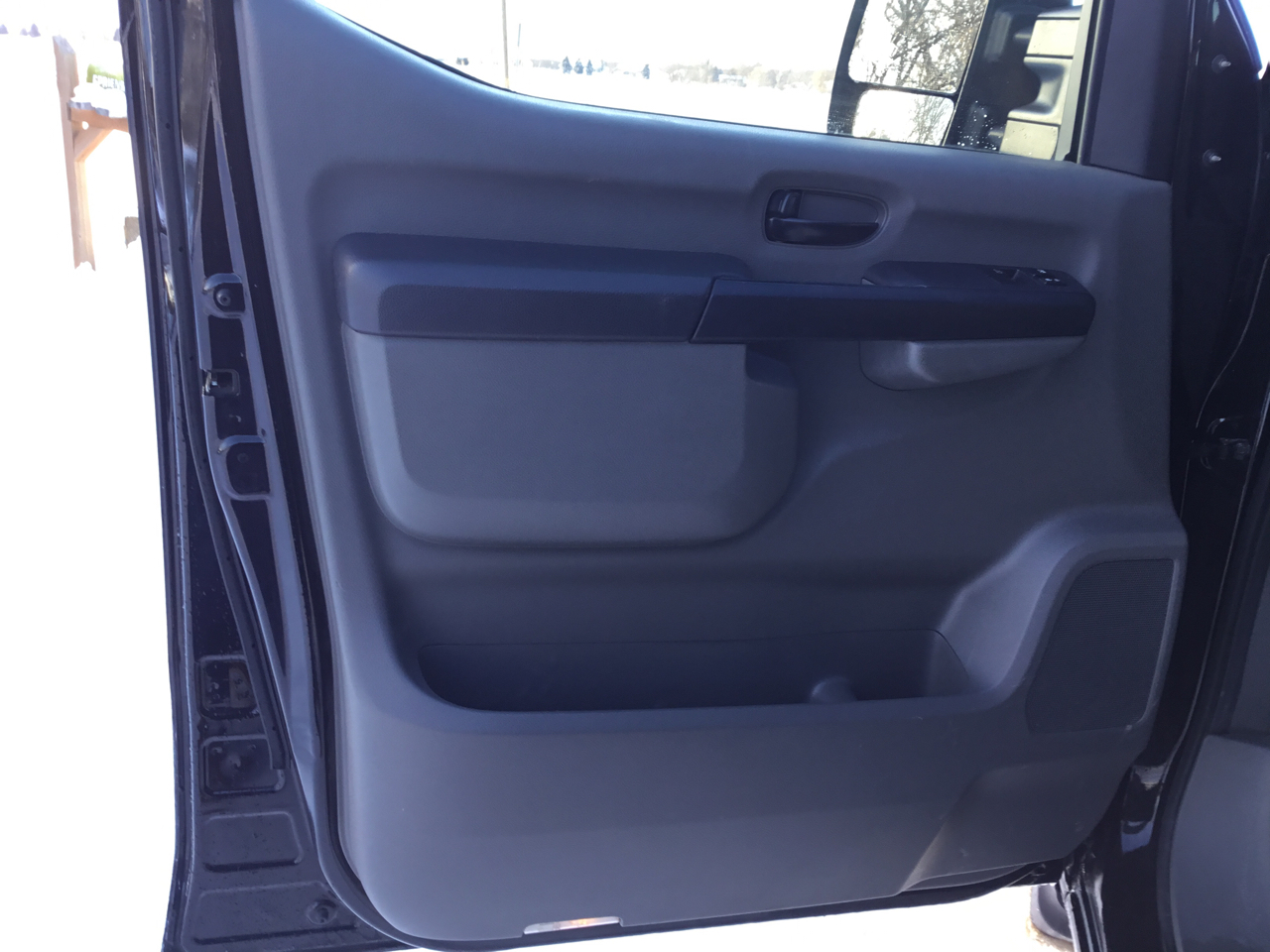 Nissan NV Passenger 3500 SL V8 2018