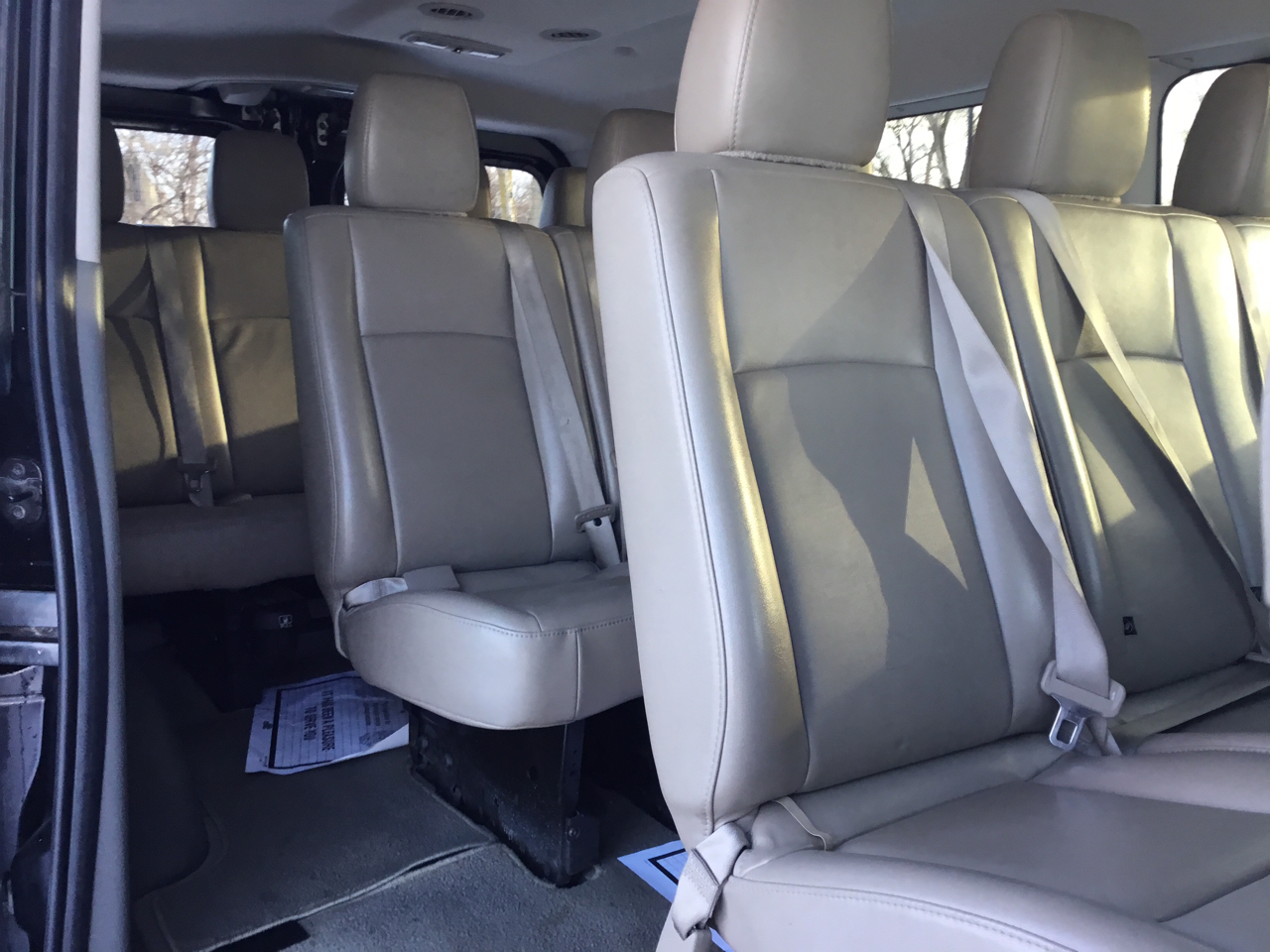 Nissan NV Passenger 3500 SL V8 2018