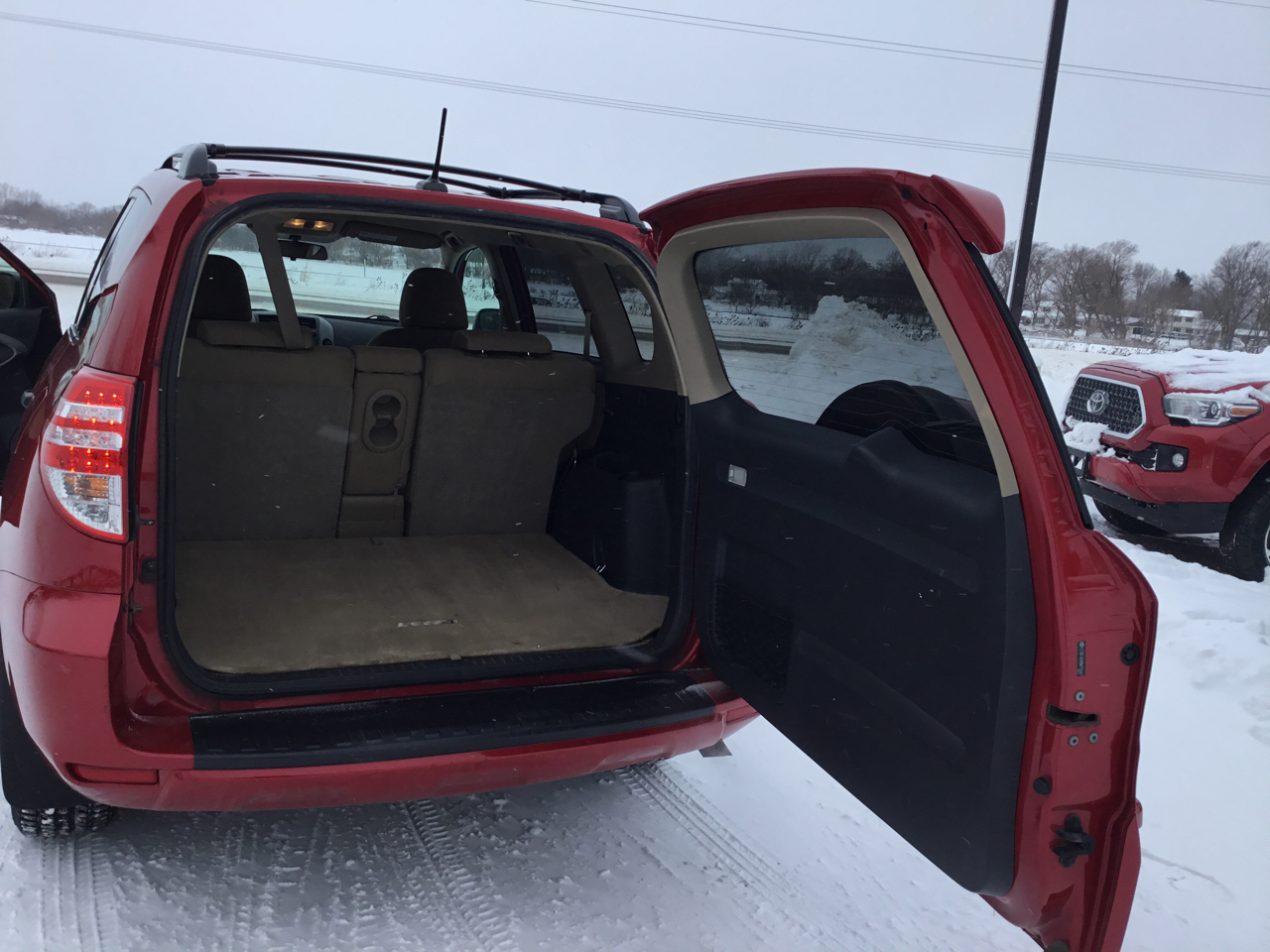 Toyota RAV4 Base I4 4WD 2011