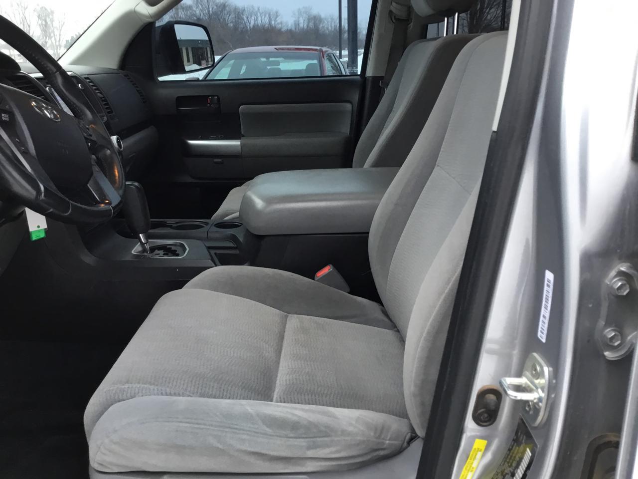 Toyota Sequoia SR5 5.7L 2WD 2019