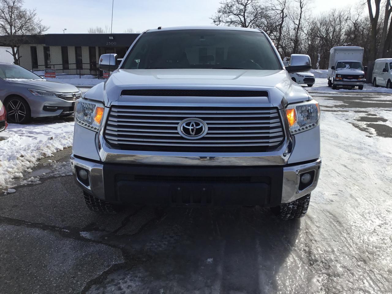 Toyota Tundra Limited 5.7L FFV CrewMax 4WD 2017