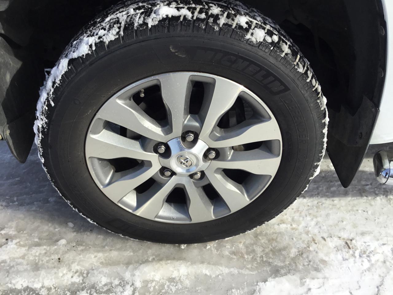 Toyota Tundra Limited 5.7L FFV CrewMax 4WD 2017