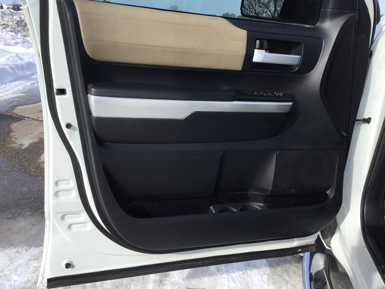 Toyota Tundra Limited 5.7L FFV CrewMax 4WD 2017