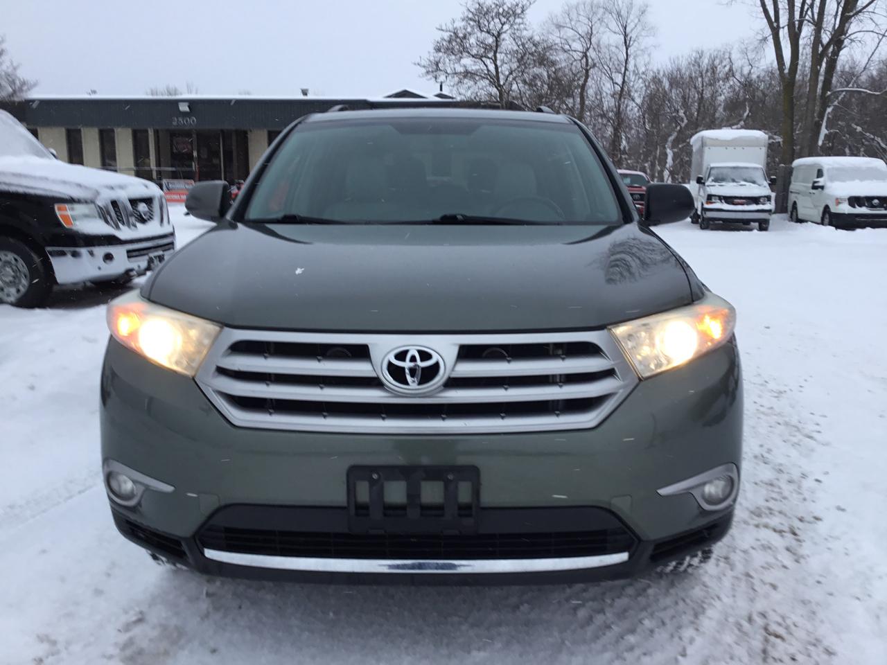 Toyota Highlander Plus 4D SUV 4X4 2013