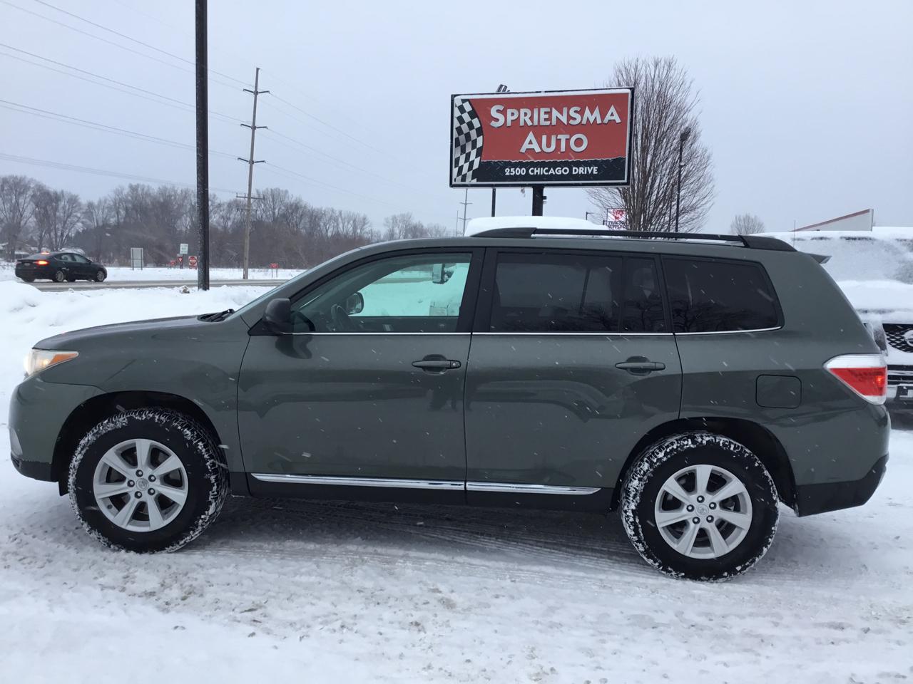 Toyota Highlander Plus 4D SUV 4X4 2013